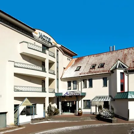 Goebel's Aqua Hotel *